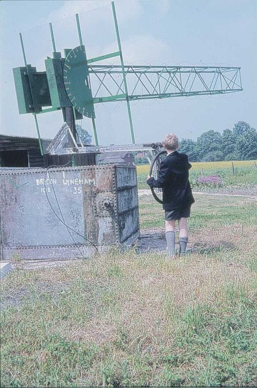 Satellite tracking at Douai School in the 1970s